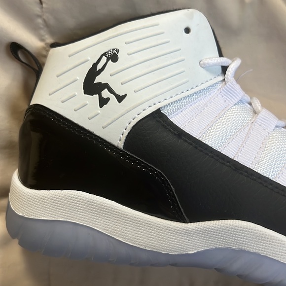 BOYS Shaq sneakers - Picture 3 of 6